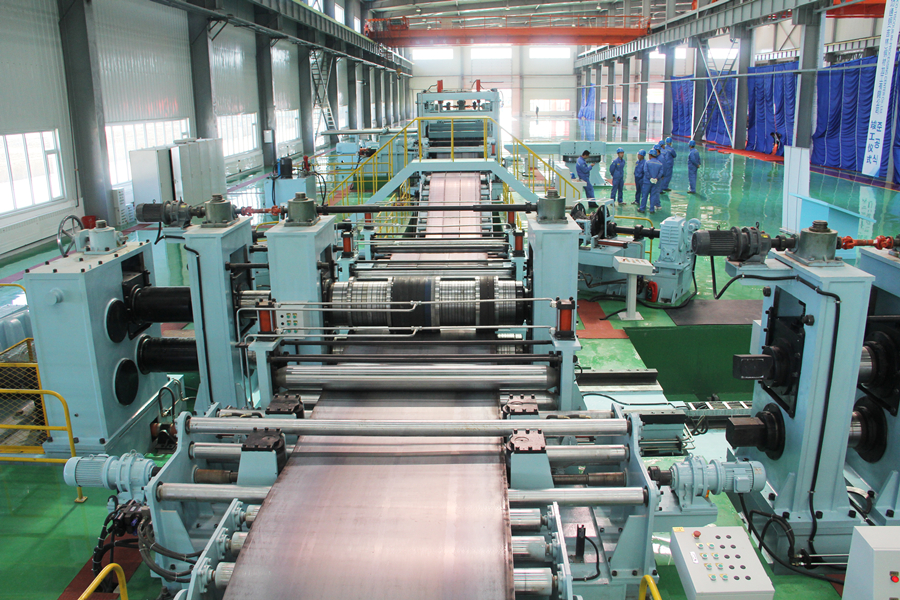 中厚板縱剪開(kāi)平生產(chǎn)線(圖1)